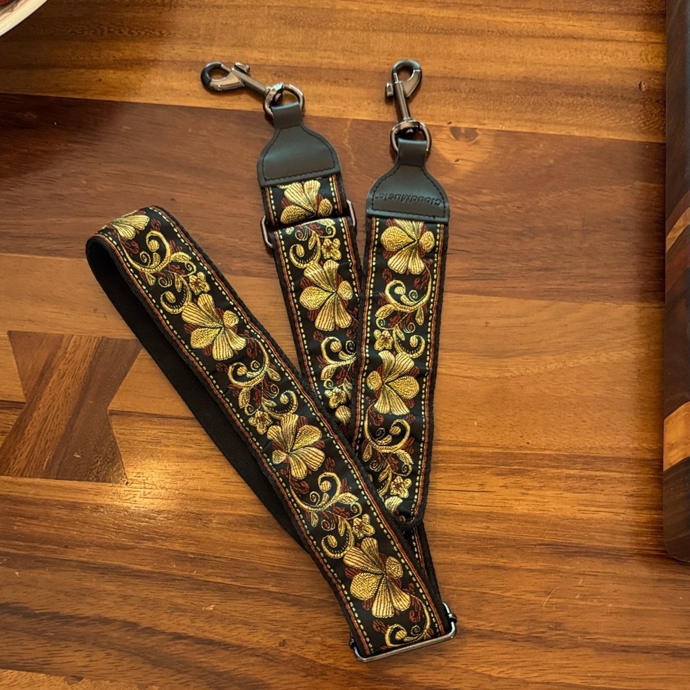 NWOT Jacquard Metallic Guitar Strap